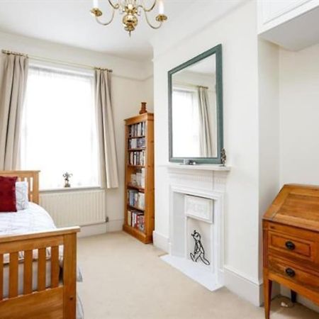 Large 3 Bed Flat In Central Wimbledon Londres Exterior foto