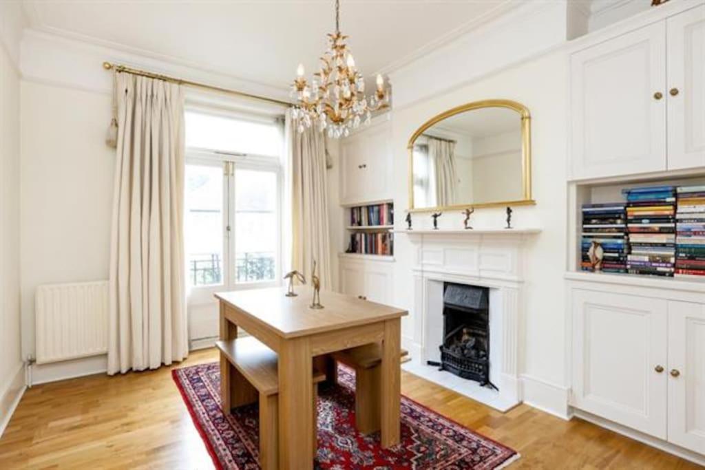 Large 3 Bed Flat In Central Wimbledon Londres Exterior foto
