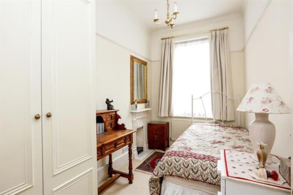 Large 3 Bed Flat In Central Wimbledon Londres Exterior foto