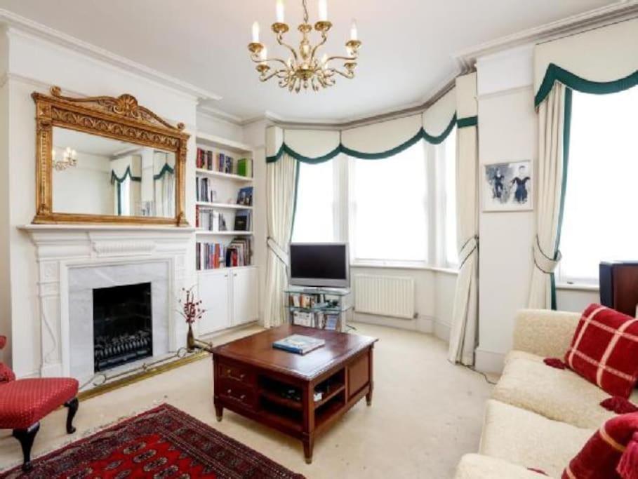Large 3 Bed Flat In Central Wimbledon Londres Exterior foto